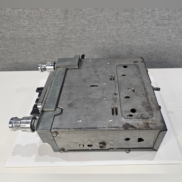 1964 1965 FORD MUSTANG FACTORY ORIGINAL AM RADIO FoMoCo - Picture 5 of 12